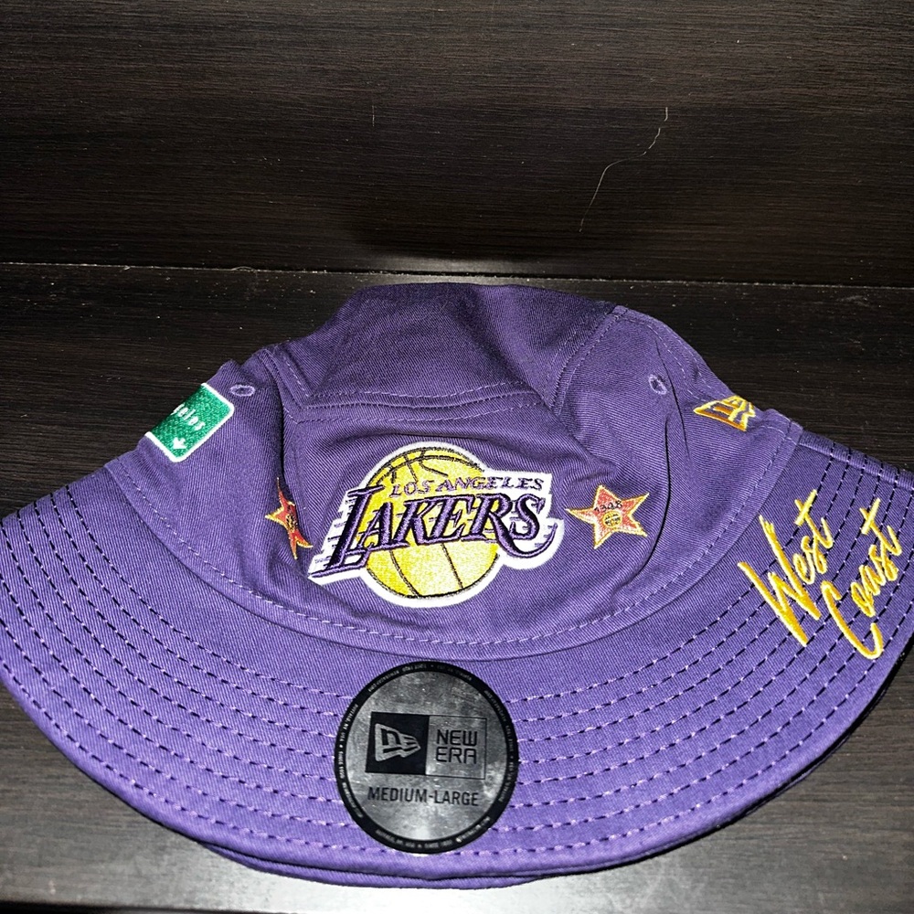 Los Angeles Lakers New Era NBA Bucket Hat Purple Size M-L NEW